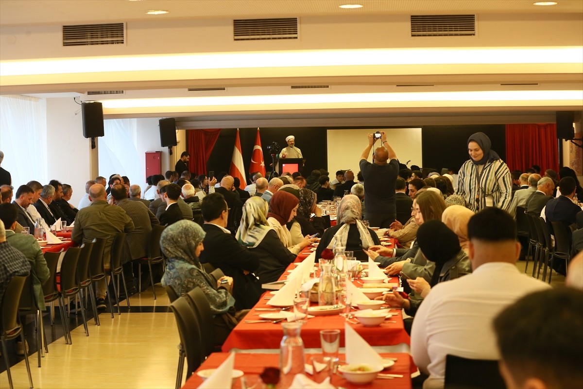 Diyanet İşleri Başkanı Ali Erbaş,  Avusturya’nın başkenti Viyana’da Avusturya Türk İslam Kültür ve...