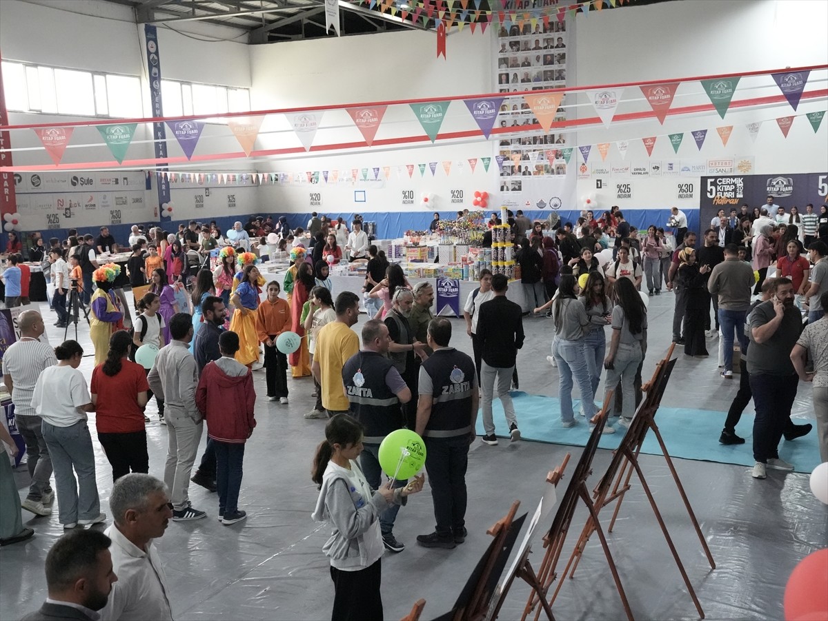 Diyarbakır'da Çermik Spor Salonu'nda Kaymakamlık ve Belediye tarafından düzenlenen "5. Çermik...