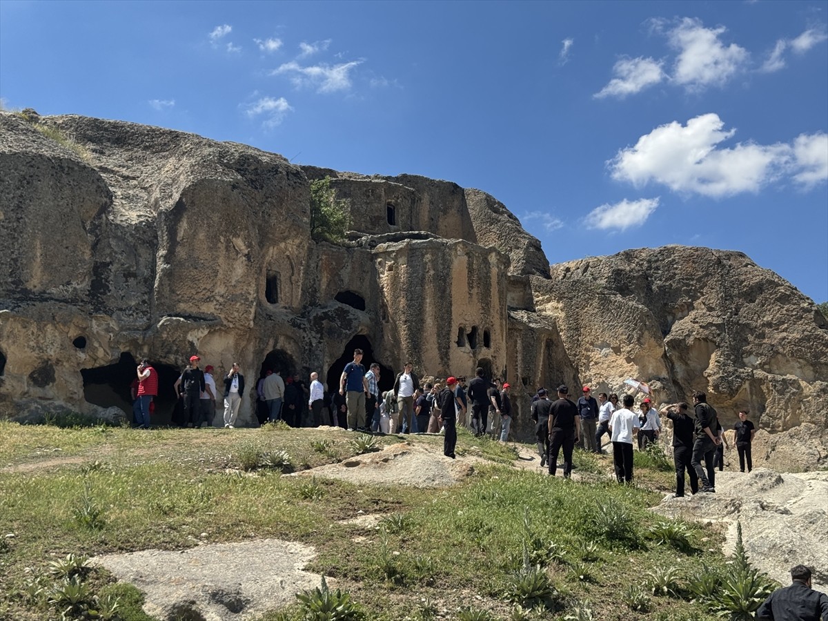 Dünyanın 100 farklı ülkesinden 200 seyahat acentesi temsilcisi, Afyonkarahisar'ın tarihi ve...
