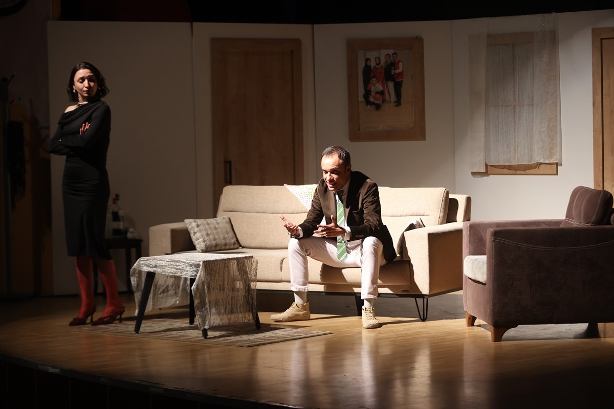 Edirne Emniyet Müdürlüğünce uyuşturucuyla mücadelede ailenin rolüne dikkati çekmek amacıyla...