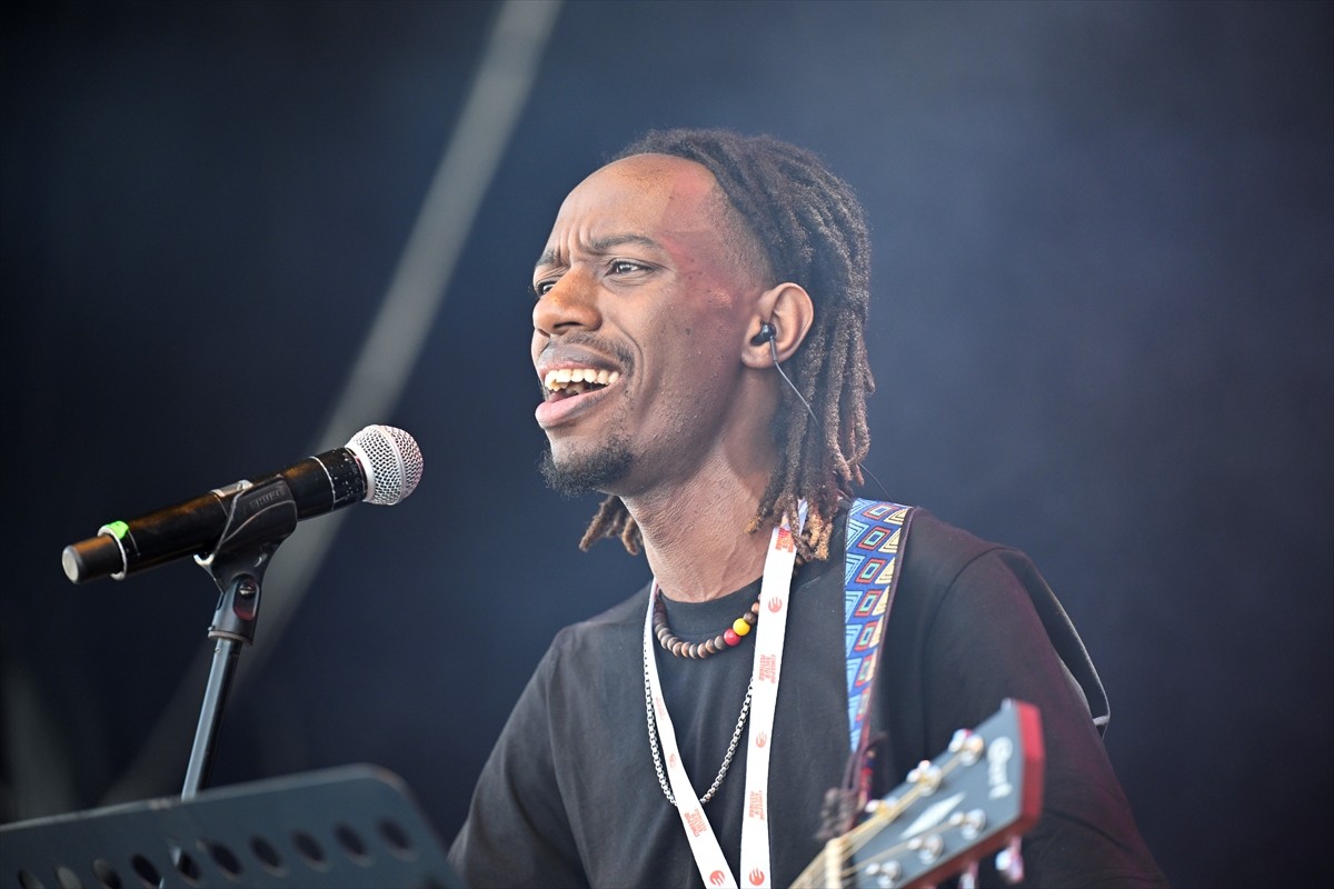 Eğitim amacıyla Türkiye’ye gelen 6 arkadaş tarafından kurulan Highlife Band müzik grubu, Dünya...