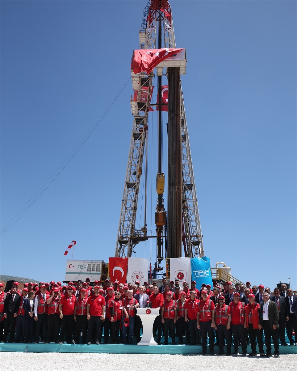 Enerji ve Tabii Kaynaklar Bakanı Alparslan Bayraktar, 19 Mayıs Atatürk'ü Anma Gençlik ve Spor...