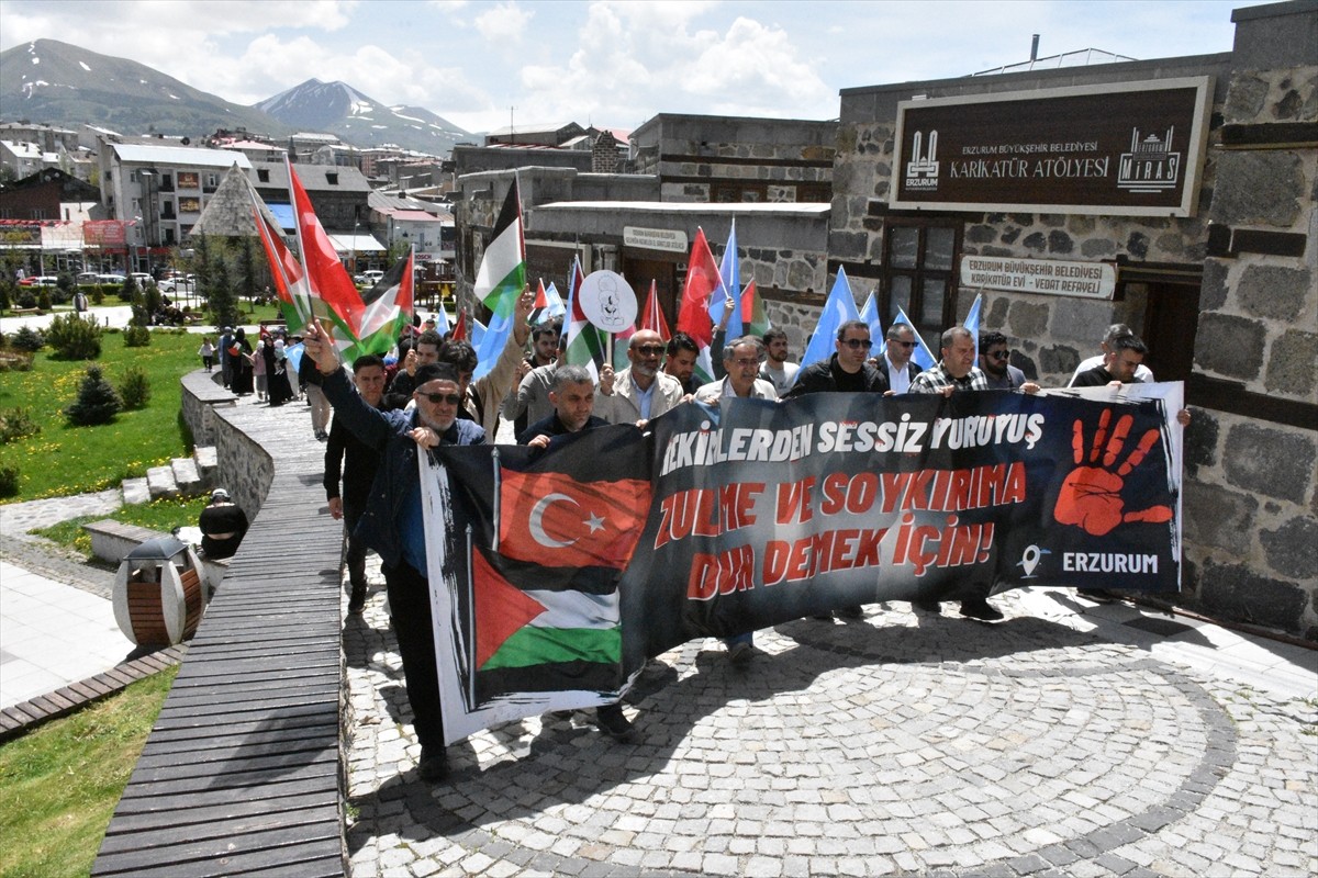 Erzurum'da hekim ve sağlıkçılar, İsrail'in Gazze'ye yönelik saldırılarını protesto etmek ve zulme...