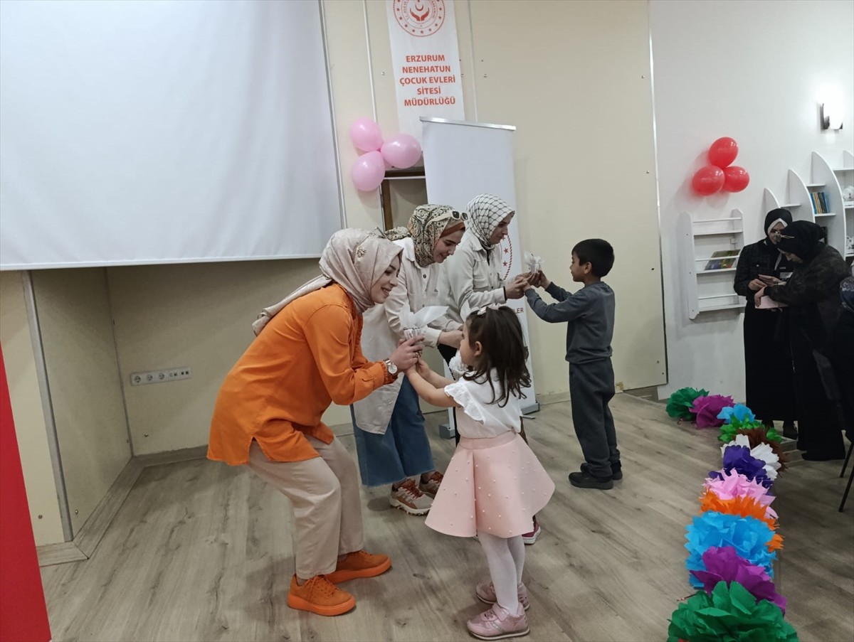Erzurum Aile ve Sosyal Hizmetler İl Müdürü tarafından düzenlenen "Anneler ve Çocuklar Eğleniyor"...