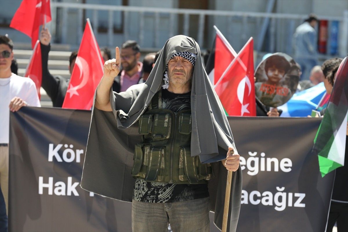 Erzurum Teknik Üniversitesi'nde, Filistin ile Doğu Türkistan'da yaşananlara tepki ve mazlumlara...