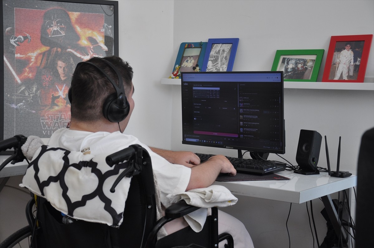 Eskişehir'de genetik kas rahatsızlığı olan Duchenne Musküler Distrofi (DMD) hastalığı nedeniyle...