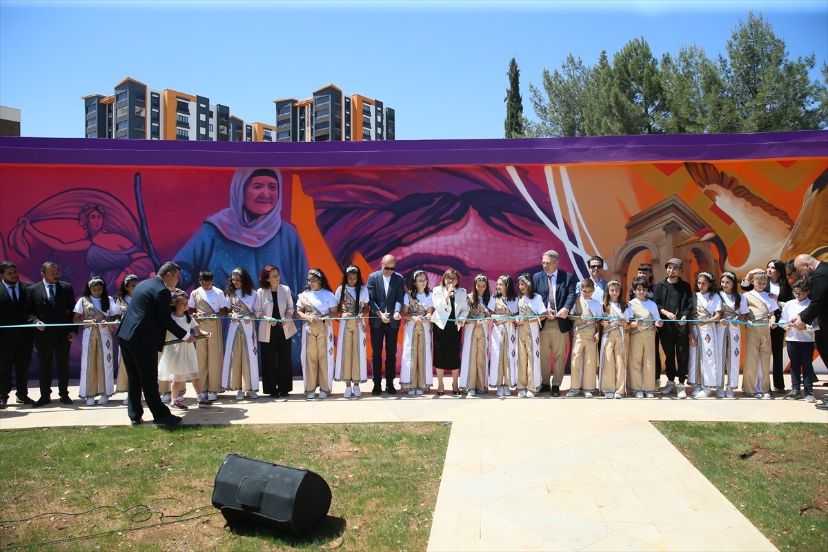 Gaziantep'te, AB-Türkiye dayanışması için yapılan sanat duvarının açılışı gerçekleştirildi....