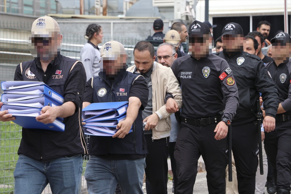 Gaziantep merkezli 47 ilde, Fetullahçı Terör Örgütü'ne (FETÖ) yönelik operasyonlarda gözaltına...
