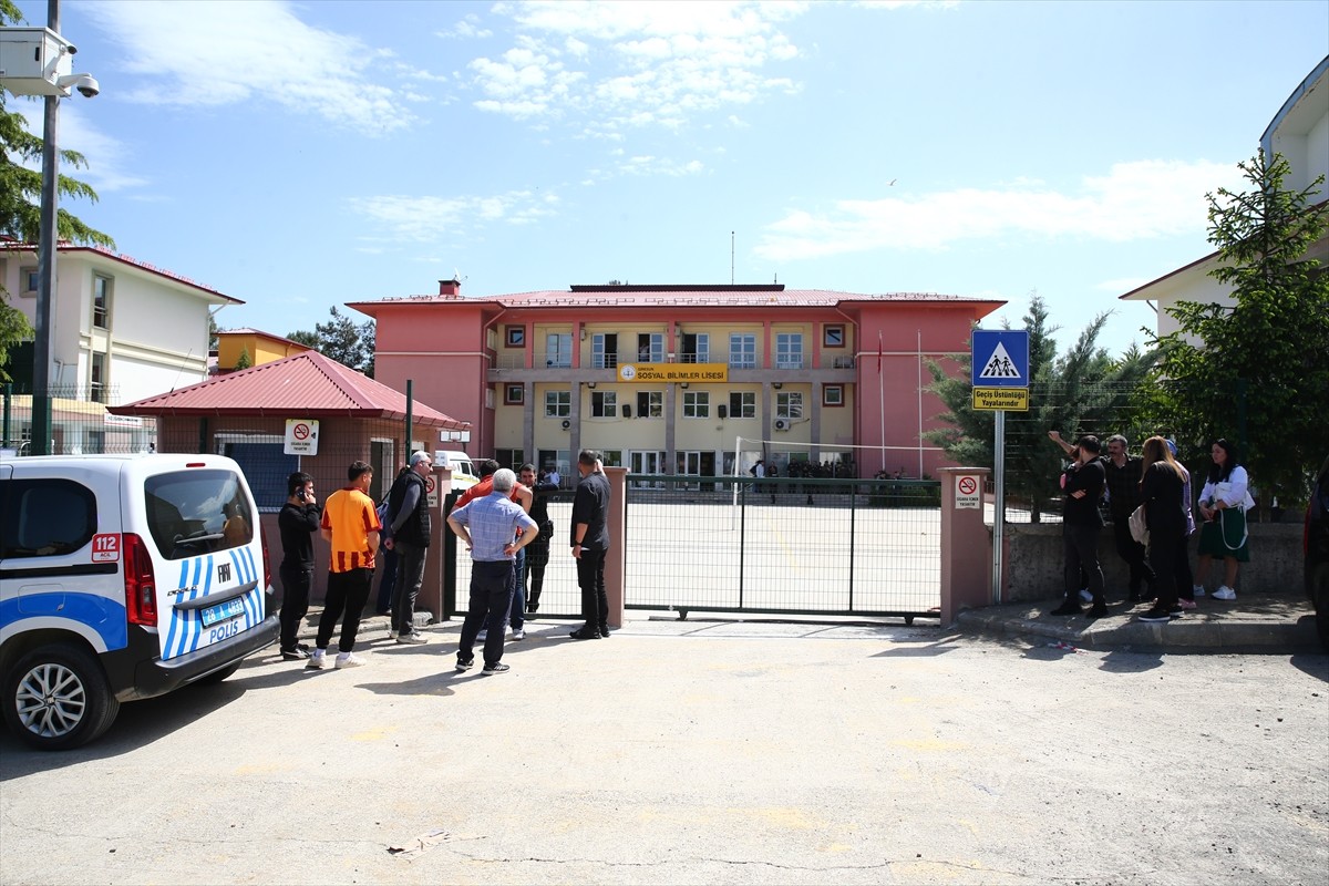 Giresun'da lisede geçici işçi statüsünde çalışan kişi, aynı statüdeki kadını silahla öldürdü, kız...