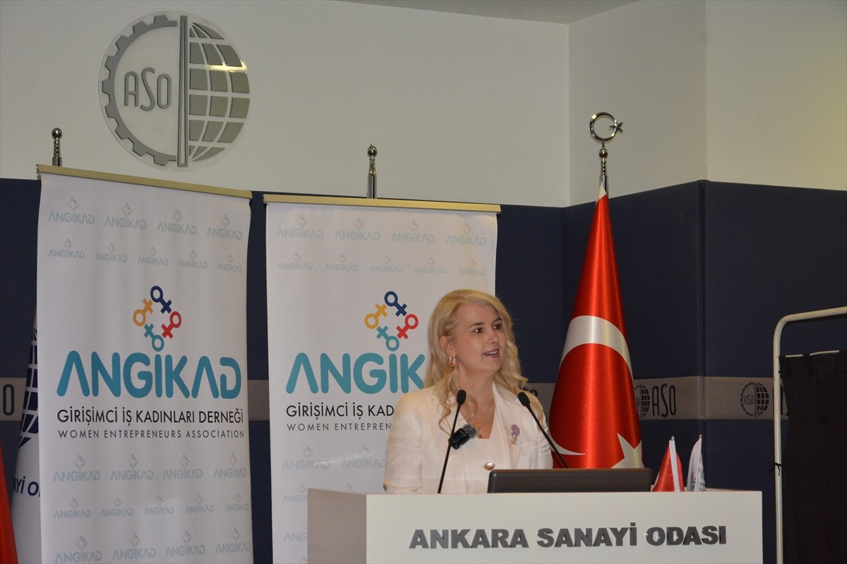Girişimci İş Kadınları Derneği (ANGİKAD) Başkanı Gözde Diker, derneğin olağan genel kurulunda oy...