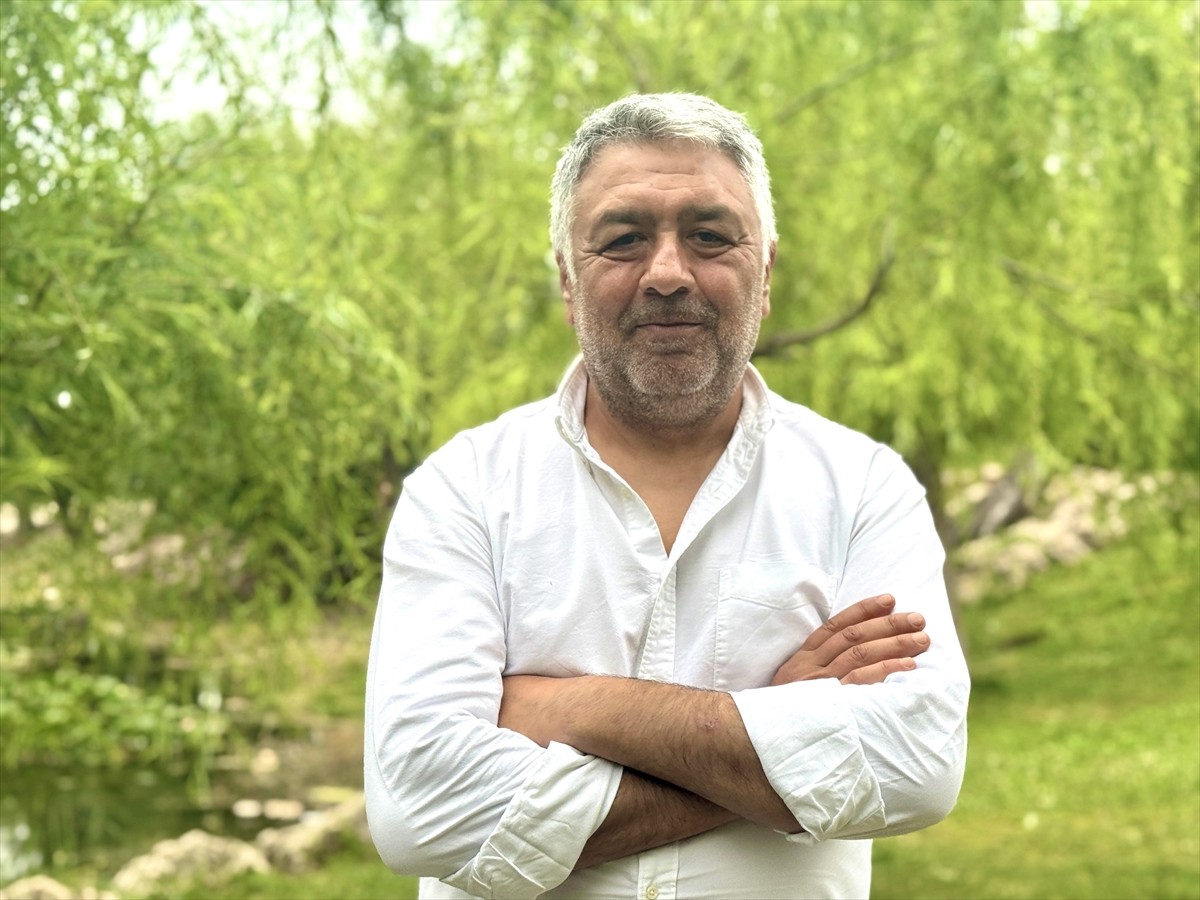 Hastanede tesadüfen karşılaştığı kimliği belirsiz felçli Rus gence 10 yıl boyunca annelik yapan...