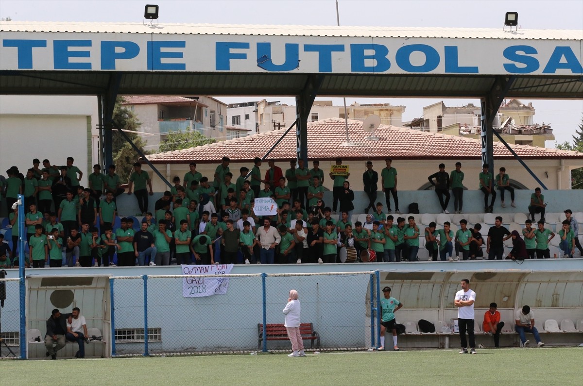 Hatay'ın merkez Antakya ilçesinde düzenlenen Türkiye Gençlik Vakfı (TÜGVA) GençLig Futbol...