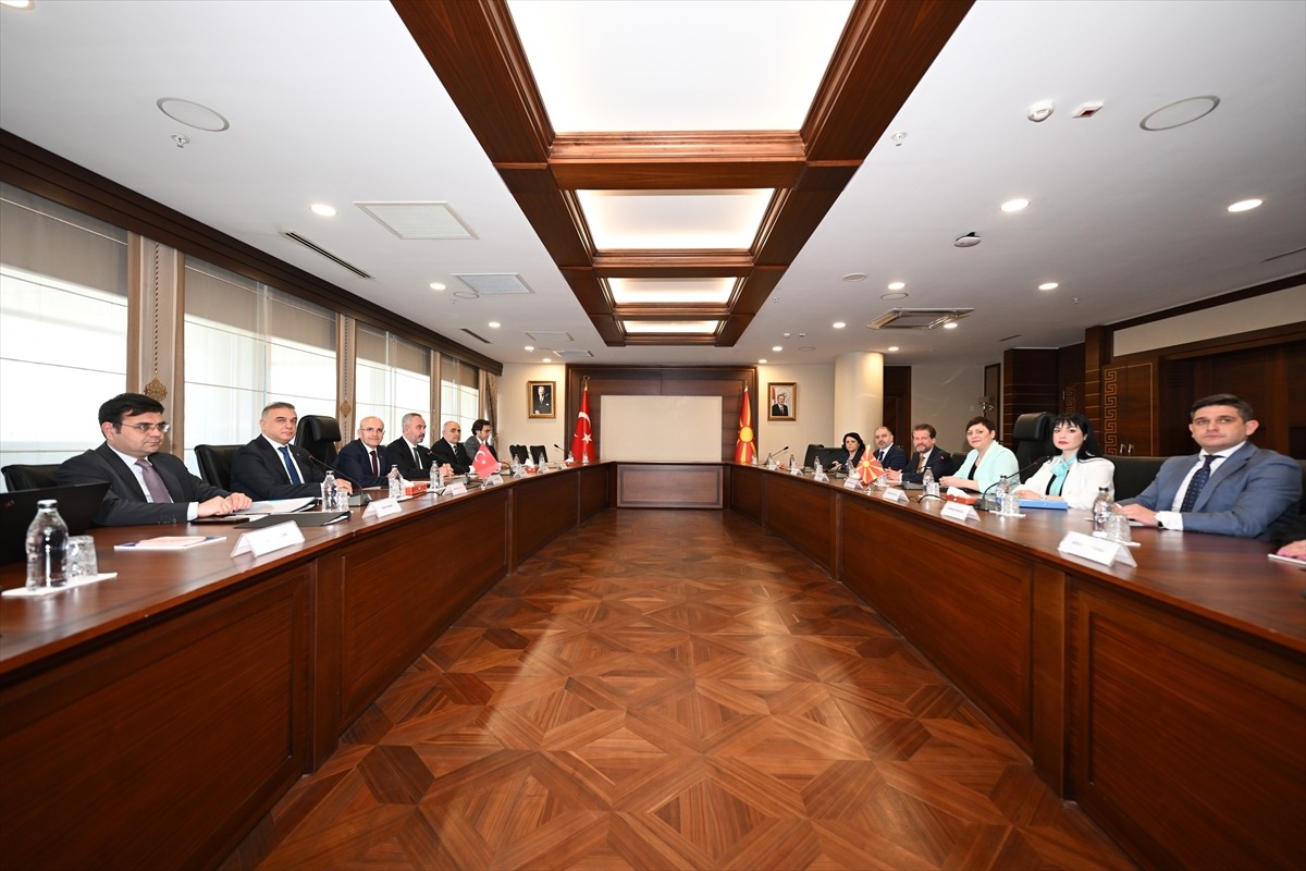 Hazine ve Maliye Bakanı Mehmet Şimşek (Solda 3), Kuzey Makedonya Maliye Bakanı Gordana Dimitrieska...