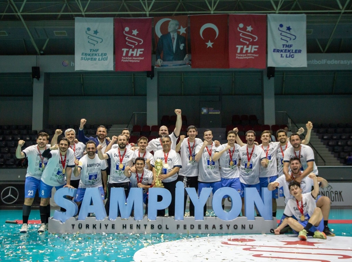 Hentbol Erkekler 1. Lig'de şampiyonluğa Bahçelievler Belediyespor ulaştı.