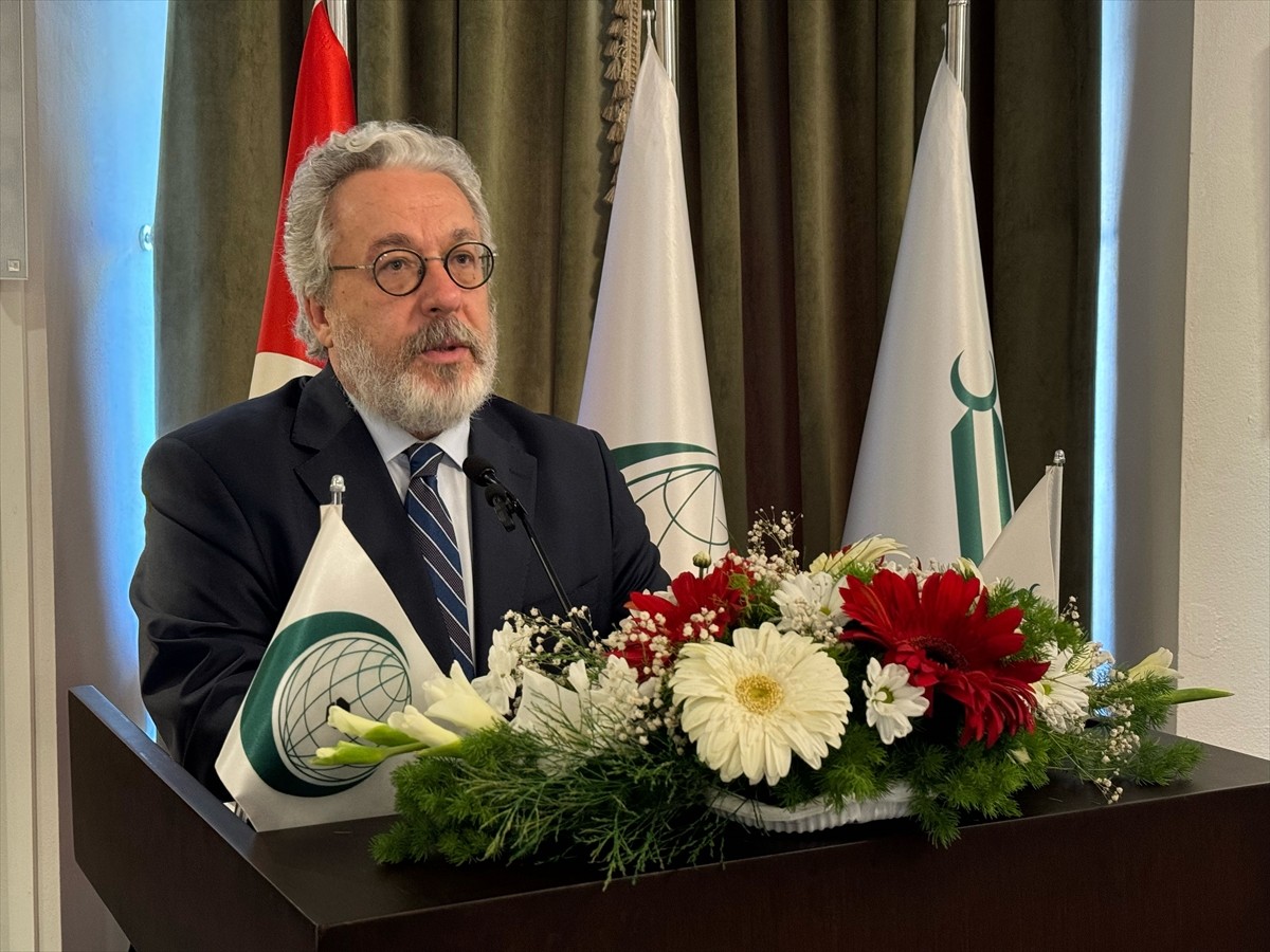 İslam Tarih, Sanat ve Kültür Araştırma Merkezince (IRCICA) düzenlenen 13. Uluslararası Hat...