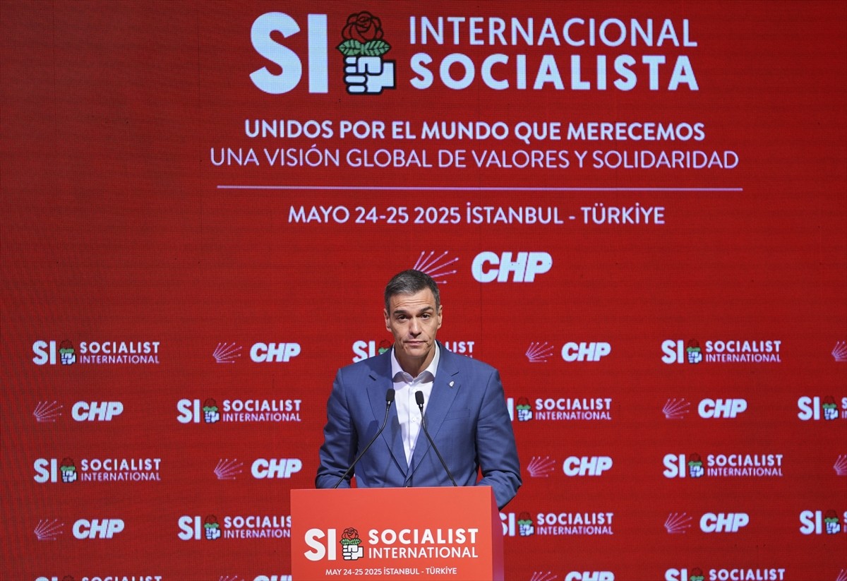 İspanya Başbakanı ve Sosyalist Enternasyonal Başkanı da olan Pedro Sanchez, Beşiktaş'ta bir otelde...