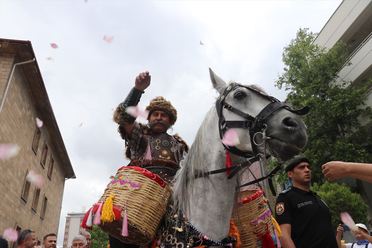 Isparta'da düzenlenen 2025 Uluslararası Gül Festivali'nin açılışı yapıldı. Festival Isparta Valisi...