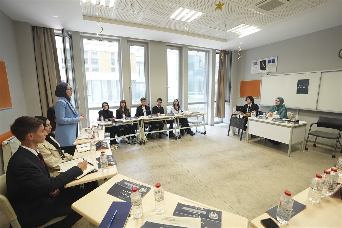 İstanbul'da imam hatip lisesi öğrencilerince, Ataşehir Şehit Akın Sertçelik Anadolu İmam Hatip...