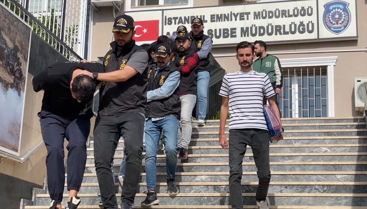 İstanbul merkezli 3 ilde düzenlenen fuhuş operasyonunda yakalanan 8 şüpheliden 6'sı tutuklandı...