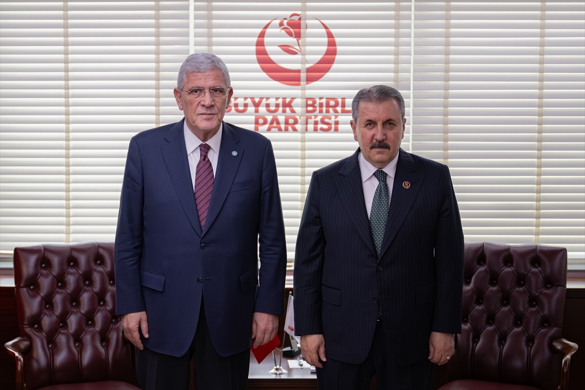 İYİ Parti Genel Başkanı Müsavat Dervişoğlu (fotoğrafta), BBP Genel Başkanı Mustafa Destici ile BBP...
