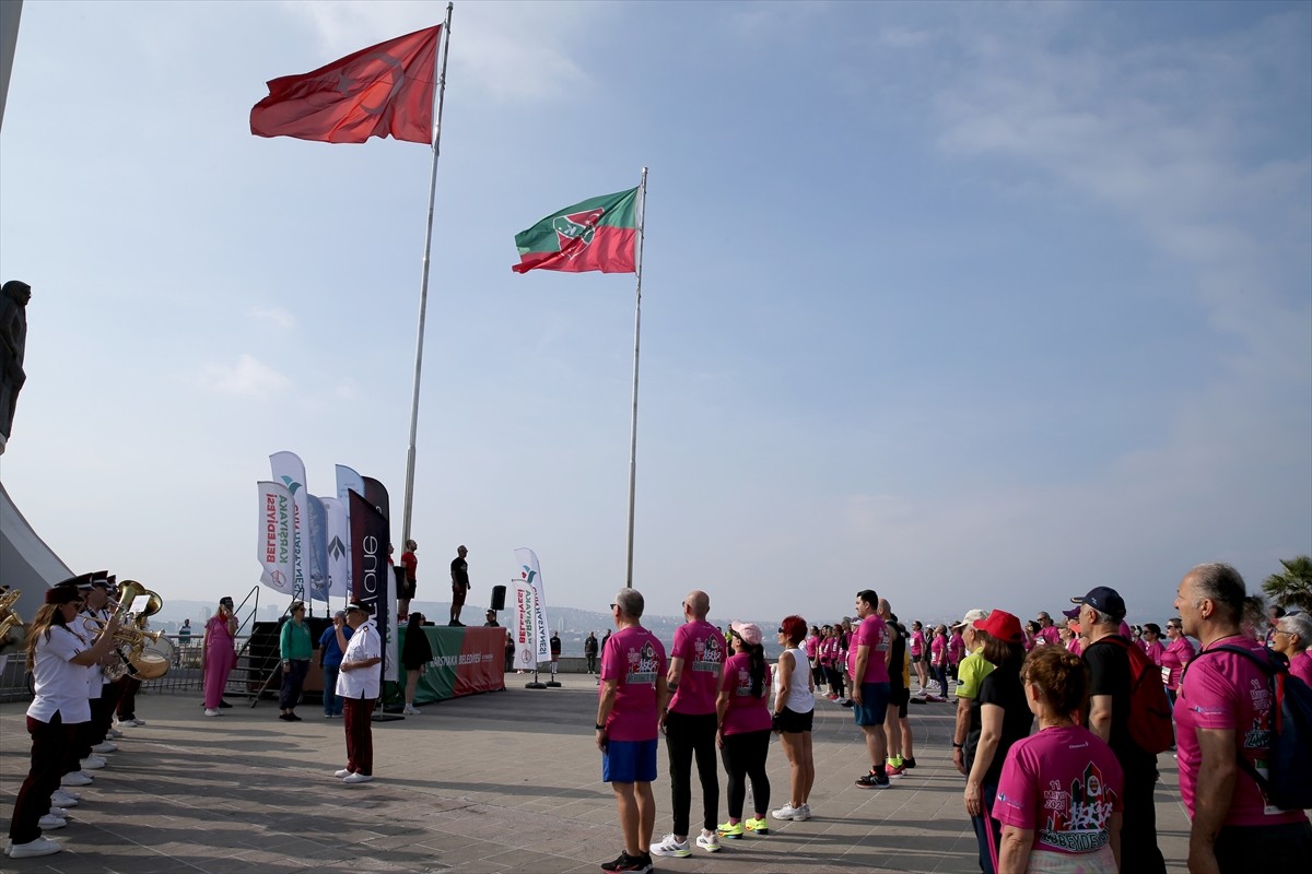 İzmir'de Anneler Günü etkinlikleri kapsamında 36. Zübeyde Hanım Koşusu, 769 yarışmacının...