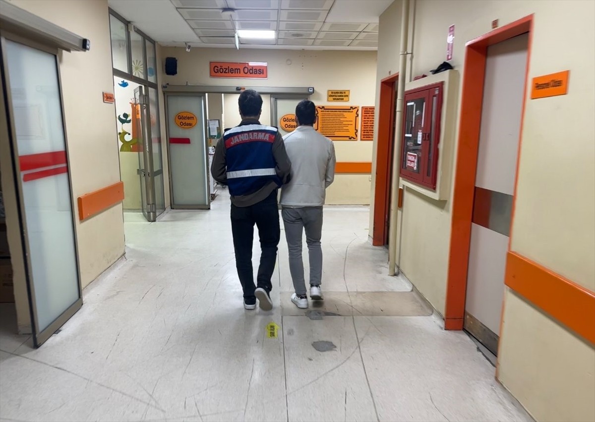 İzmir merkezli 4 ilde, silahlı terör örgütü DEAŞ'a yönelik düzenlenen operasyonda gözaltı kararı...