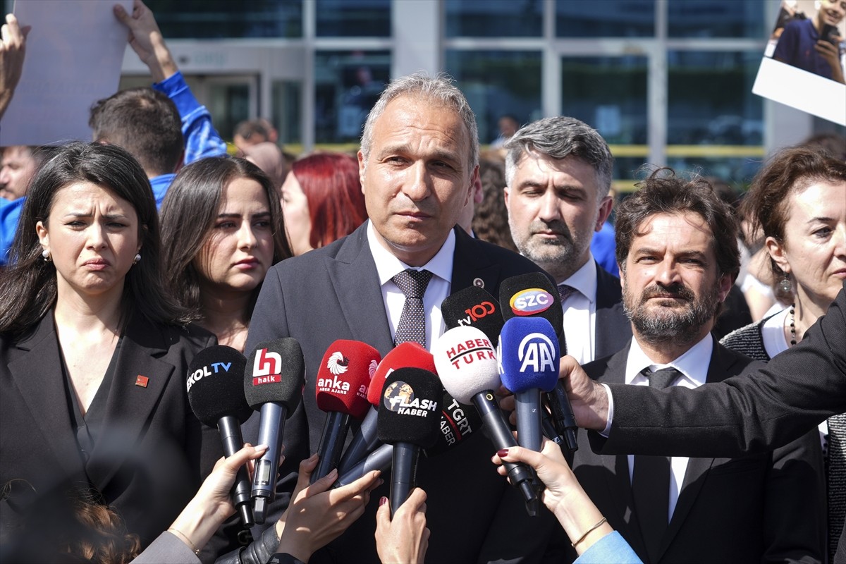 Kadıköy'de 15 yaşındaki Mattia Ahmet Minguzzi'nin bıçaklanarak öldürülmesine ilişkin tutuklanan 2...