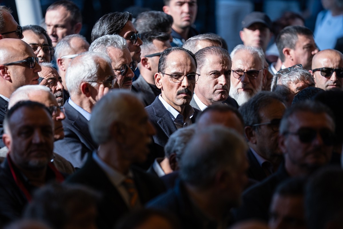 Kalp rahatsızlığı nedeniyle tedavi gördüğü hastanede hayatını kaybeden TBMM Başkanvekili ve DEM...