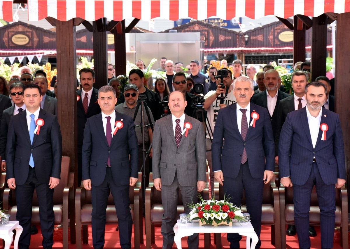 Kırıkkale'de hükümlü ve tutukluların ürettikleri ürünlerin sergilendiği İşyurtları Ürün ve El...