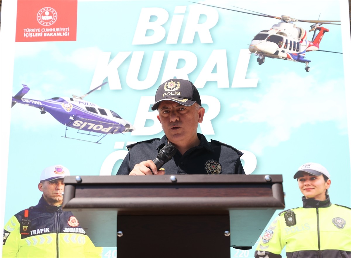 Kırklareli'nde motosiklet sürücüleri Trafik Haftası etkinlikleri kapsamında trafik kurallarına...