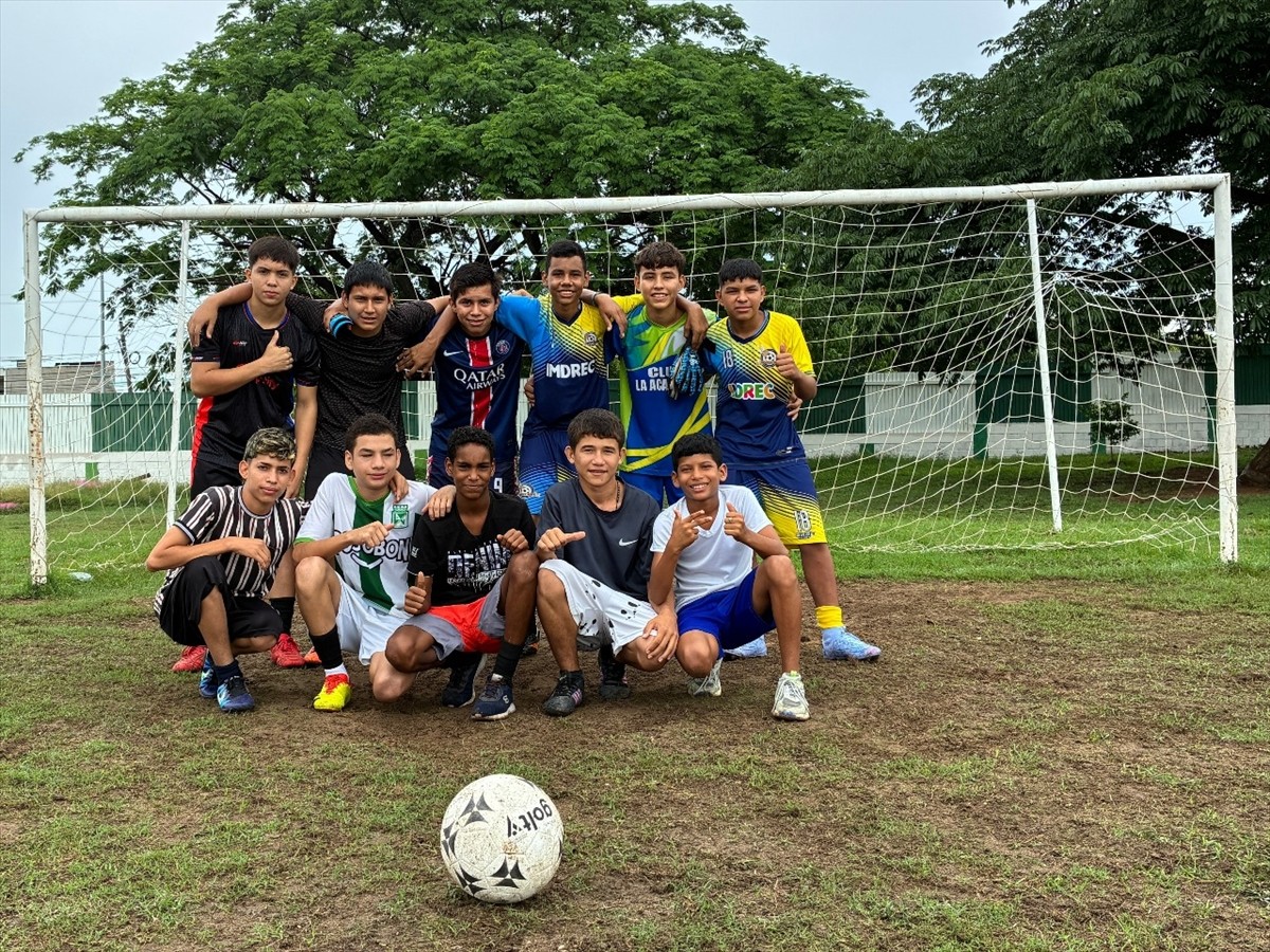 Kolombiya'nın Cesar yönetim bölgesinde yaşayan 11 çocuk, mayıs ayında Galatasaray tesislerini...