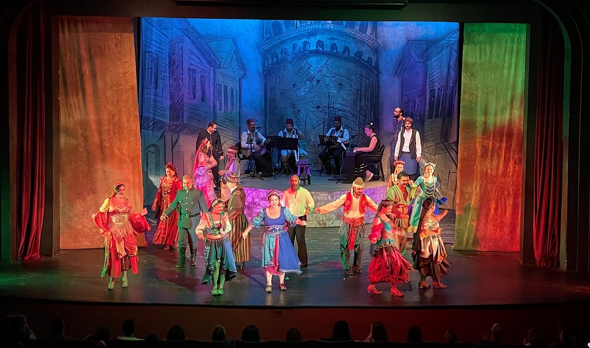 Konya'da, Devlet Tiyatrolarınca düzenlenen "17. Bin Nefes Bir Ses Uluslararası Türkçe Tiyatro...