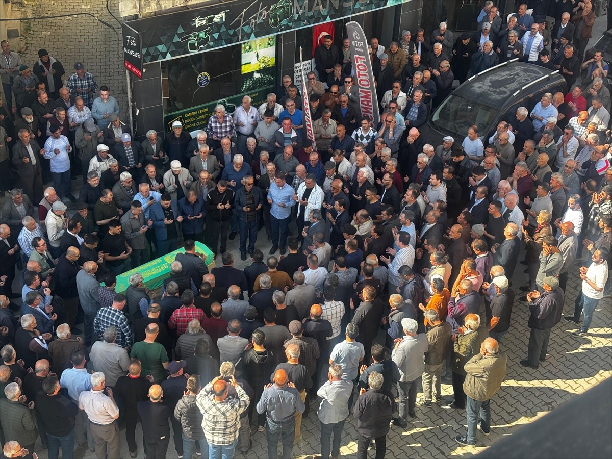 Manisa'da vefat eden 20. dönem Manisa Milletvekili Abdullah Akarsu için cenaze töreni...