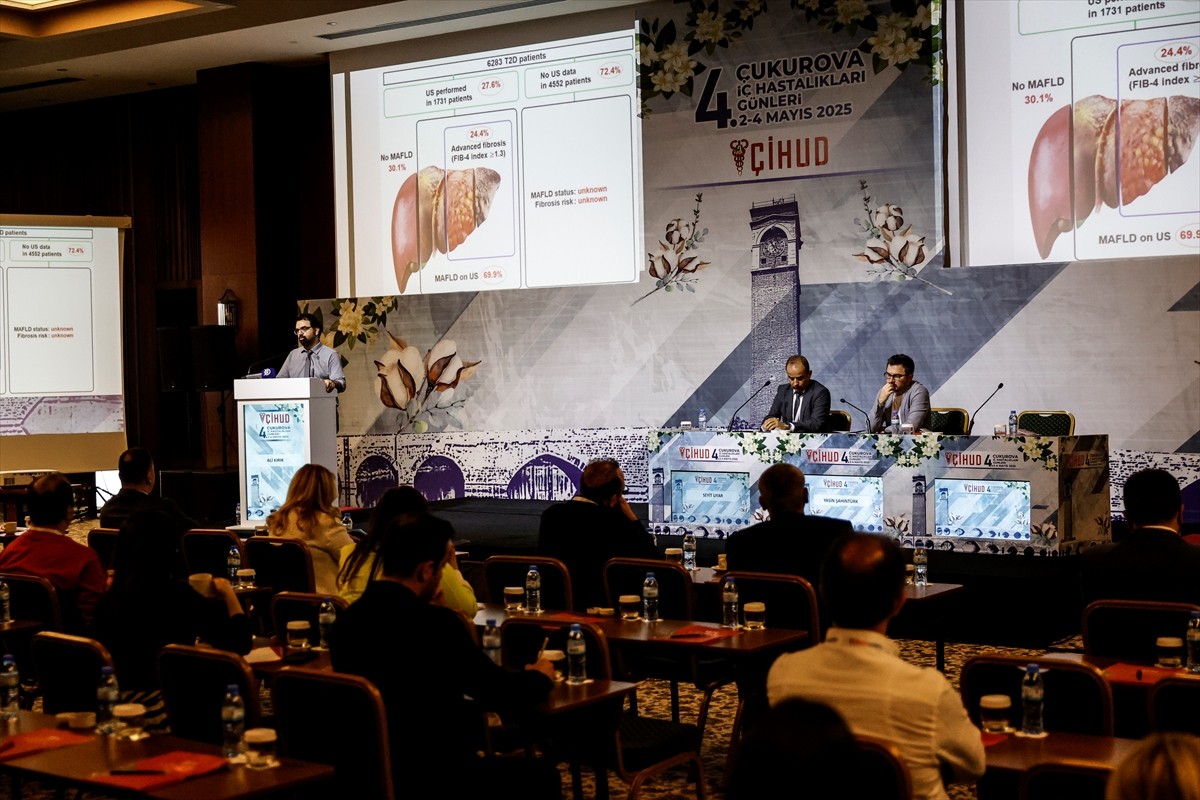 Mersin'de, Çukurova İç Hastalıkları Uzmanlık Derneğince düzenlenen "4. Çukurova İç Hastalıkları...