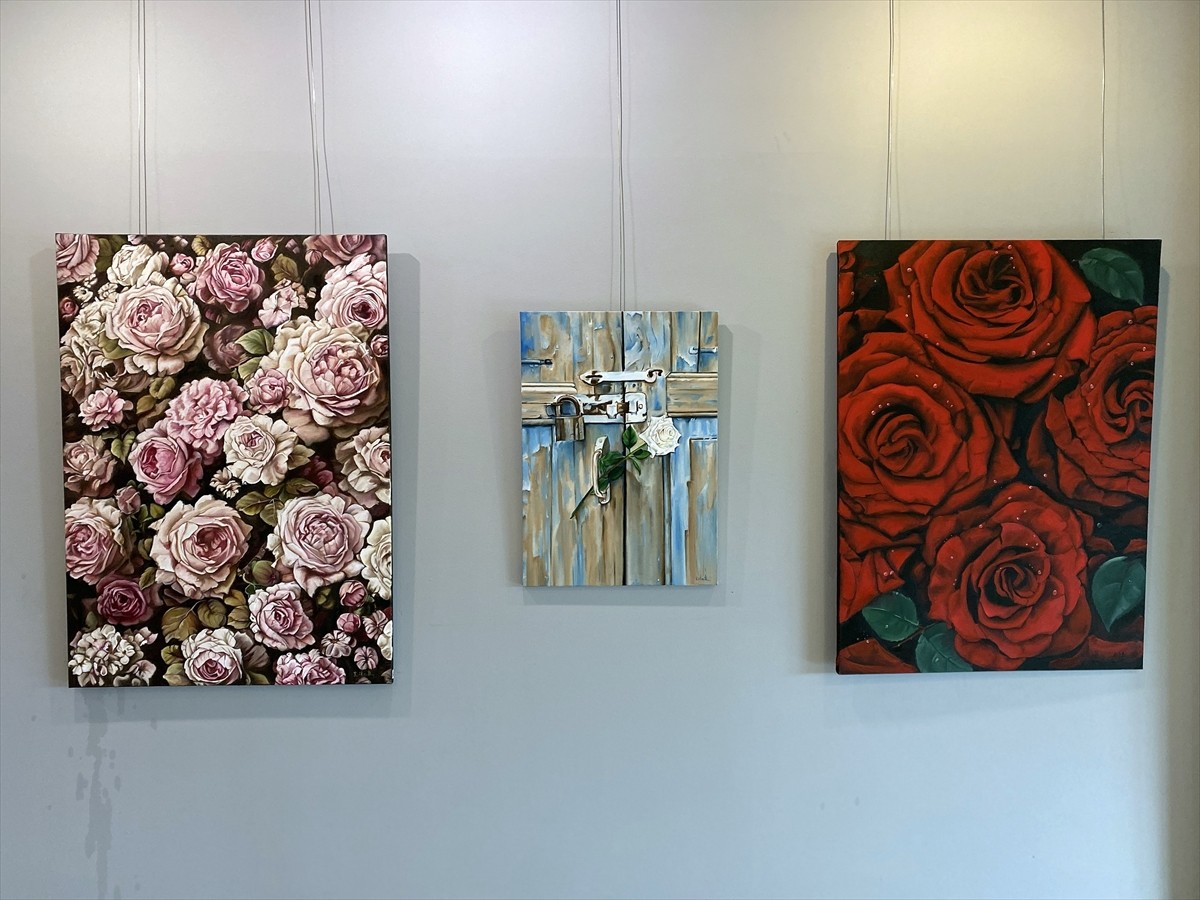 Mersin'de "Sor-ma" isimli resim sergisi sanatseverlerin beğenisine sunuldu.