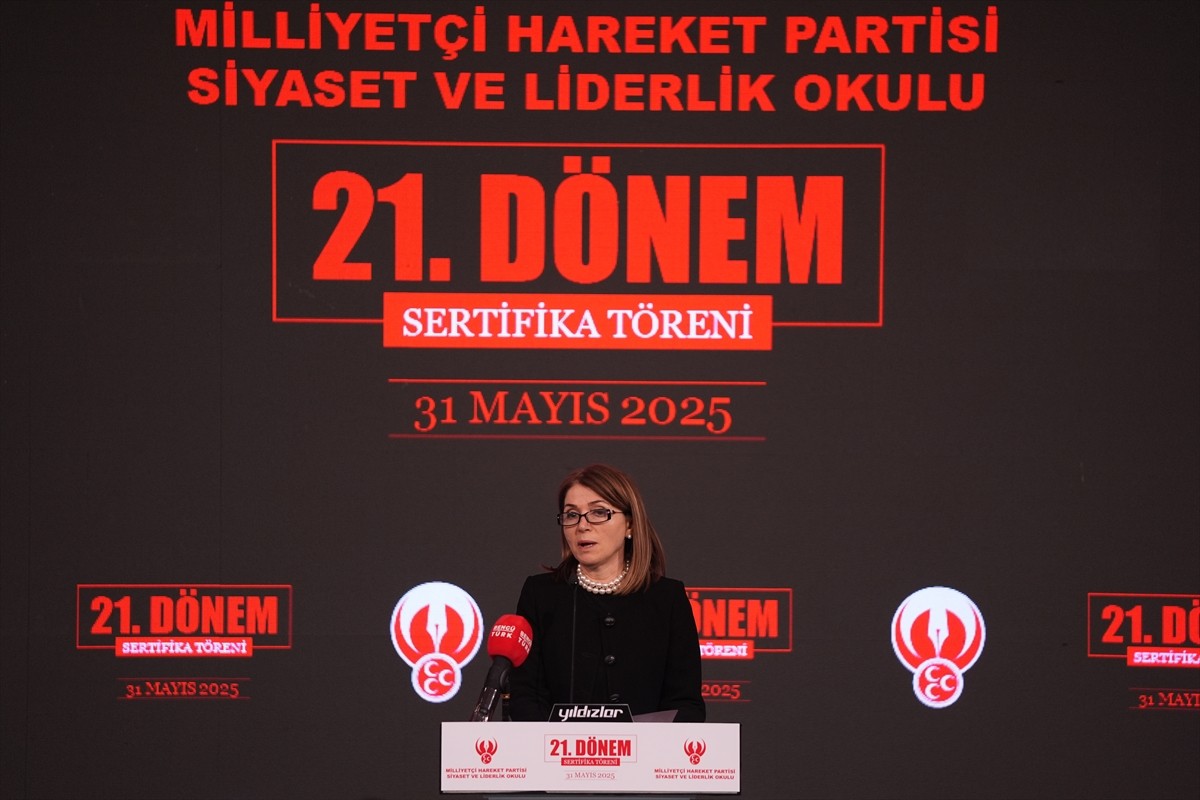 MHP Genel Merkezi'nde Siyaset ve Liderlik Okulu 21. Dönem Sertifika Töreni düzenlendi. Törene MHP...