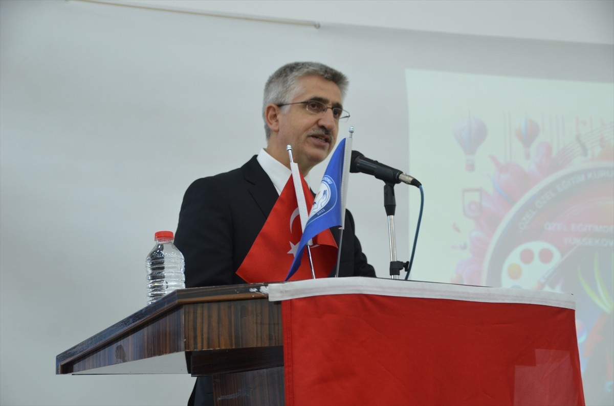 Milli Eğitim Bakan Yardımcısı Nazif Yılmaz, Hakkari'nin Yüksekova ilçesinde özel gereksinimli...