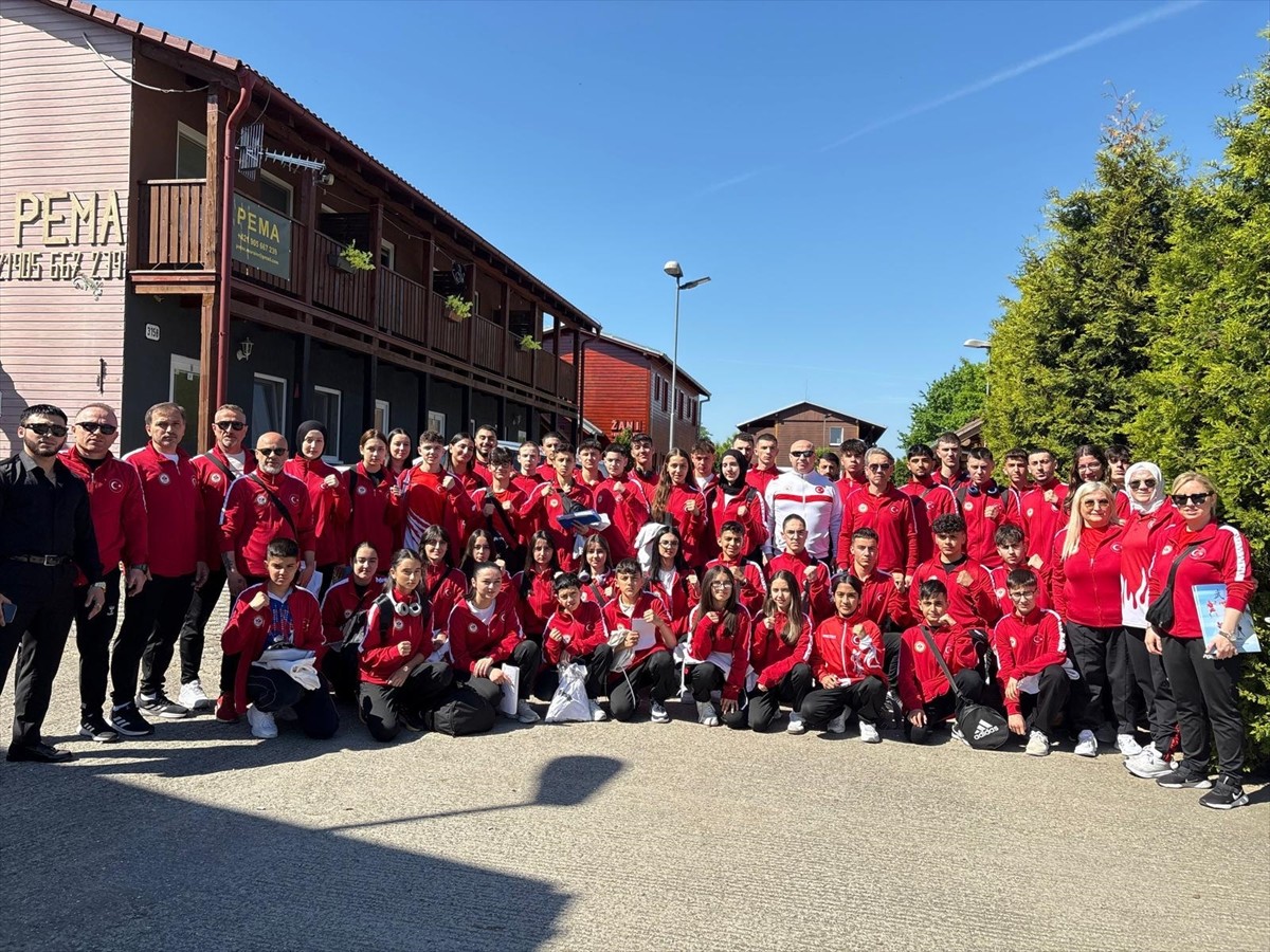 Milli wushu sporcuları, Macaristan'da düzenlenen 8. Budokaido Avrupa Şampiyonası'nda 4 altın, 7...