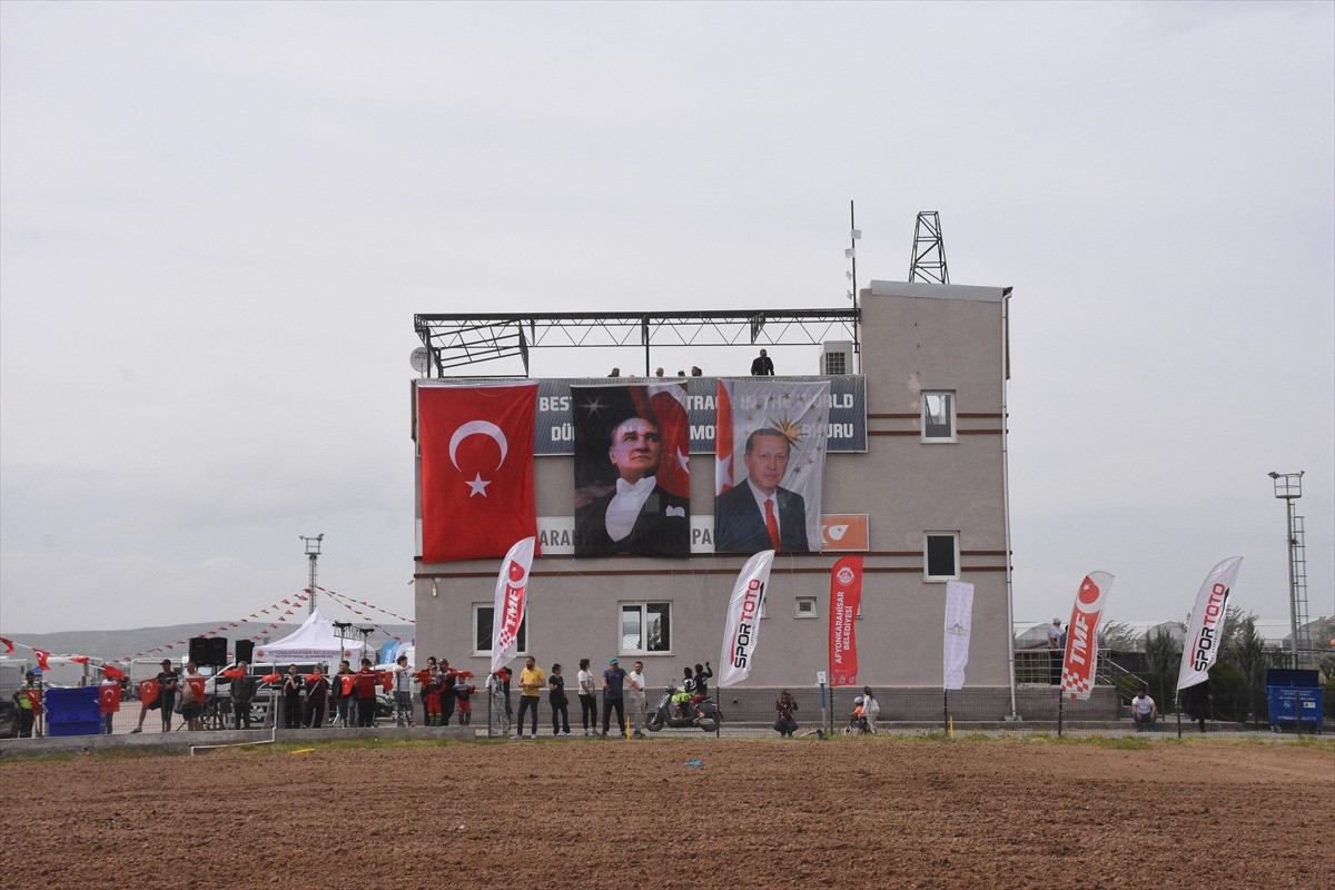 Motokrosta Türkiye, Avrupa Gençler ve Balkan Motosiklet Birliği (BMU) şampiyonalarının ilk günü...