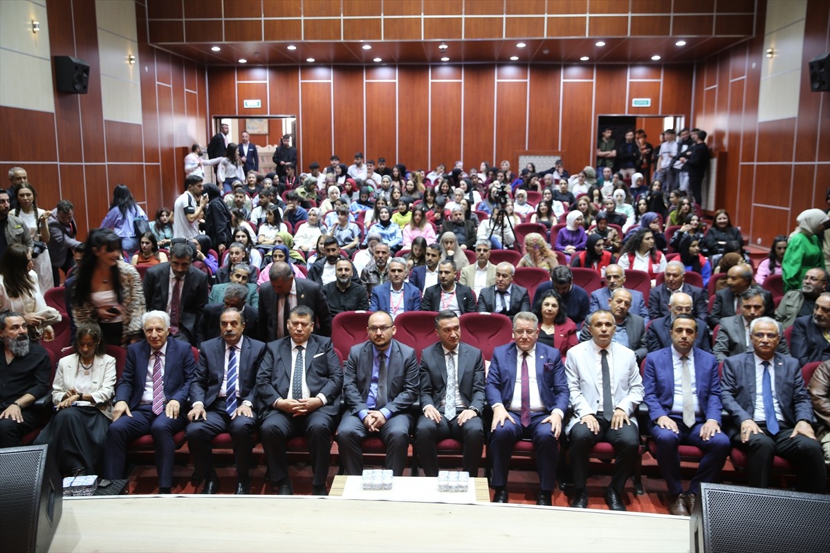 Muş Alparslan Üniversitesi Varto Gıyasettin Bingöl Meslek Yüksekokulu tarafından "Tarih, Bilim ve...