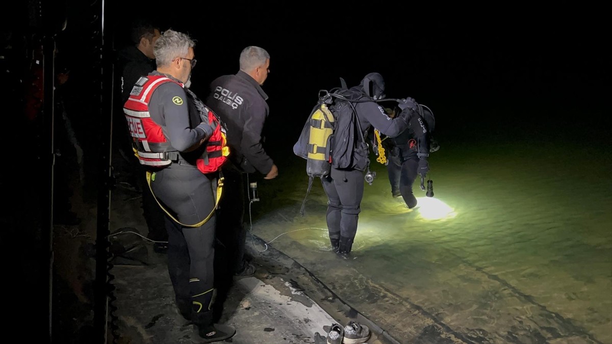 Niğde'de baraj gölünde kaybolan çocuğun cesedine ulaşıldı. Mersin Emniyet Müdürlüğüne bağlı dalgıç...