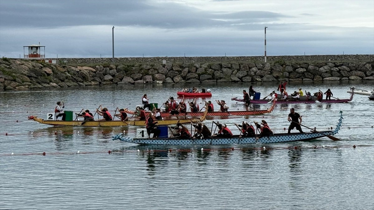 Ordu'nun Gülyalı ilçesinde 2. Dragon Bot Yarışları gerçekleştirildi.