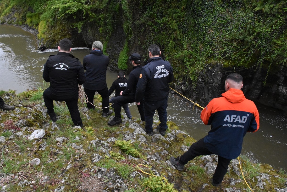 Ordu'nun Ulubey ilçesinde Süleyman E. (35) ve üniversite öğrencisi Gizem Sinanoğlu'nu (25) arama...