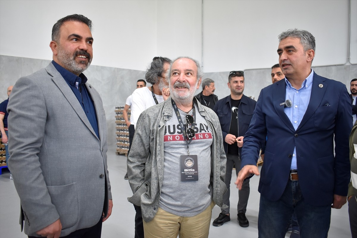 "Beş Minare Uluslararası Film Festivali" için Bitlis'e gelen sanatçılar, kentin tarihi ve turistik...