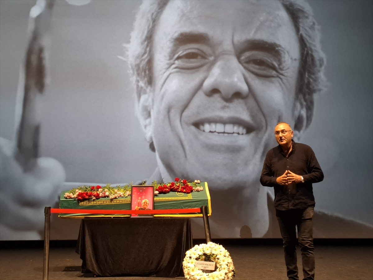 "Selvi Boylum Al Yazmalım", "Hazal", "At" ve "Balkaya"nın da aralarında bulunduğu birçok filme...