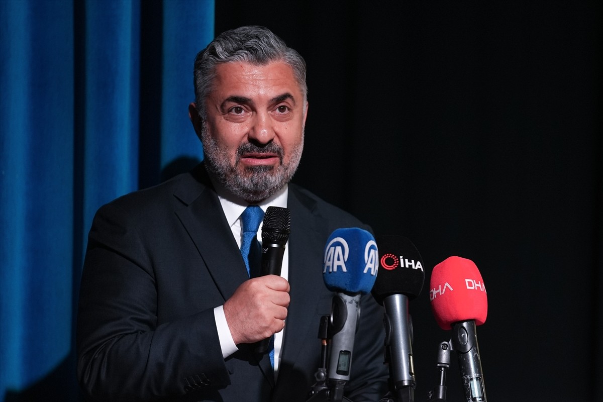 Radyo ve Televizyon Üst Kurulu (RTÜK) Başkanı Ebubekir Şahin (fotoğrafta), ve AK Parti Genel...