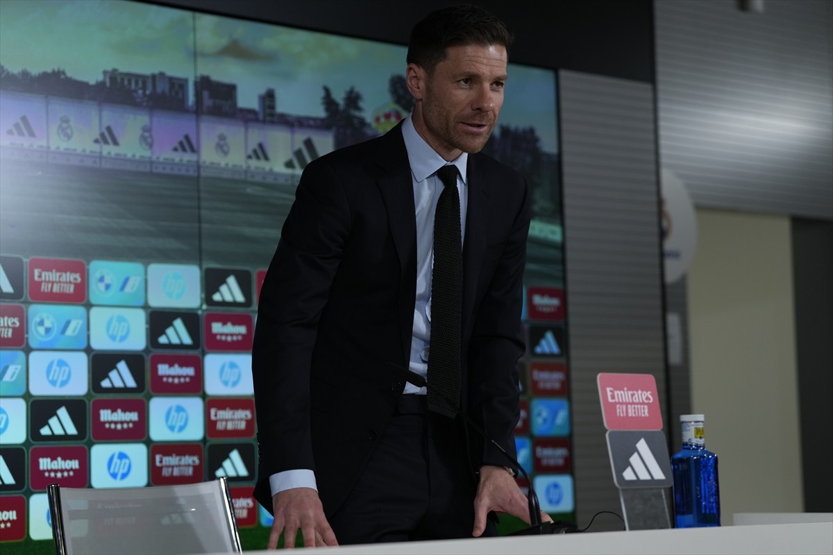 Real Madrid, Carlo Ancelotti'nin yerine 3 yıllık sözleşme imzaladığı yeni teknik direktörü Xabi...