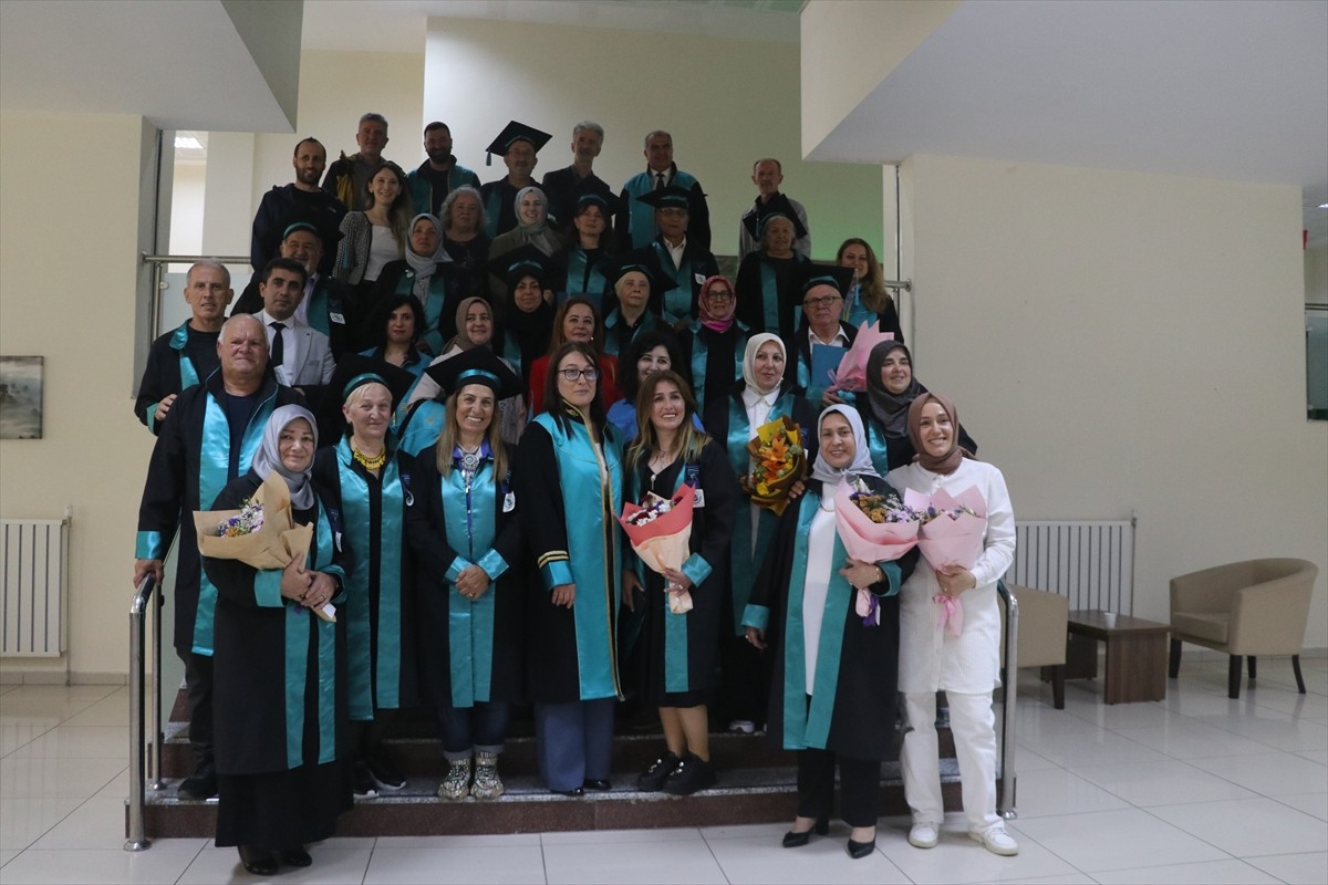 Recep Tayyip Erdoğan Üniversitesi'nde yaş ortalamaları 60 ve üzeri olan bireylerin katıldığı "3....