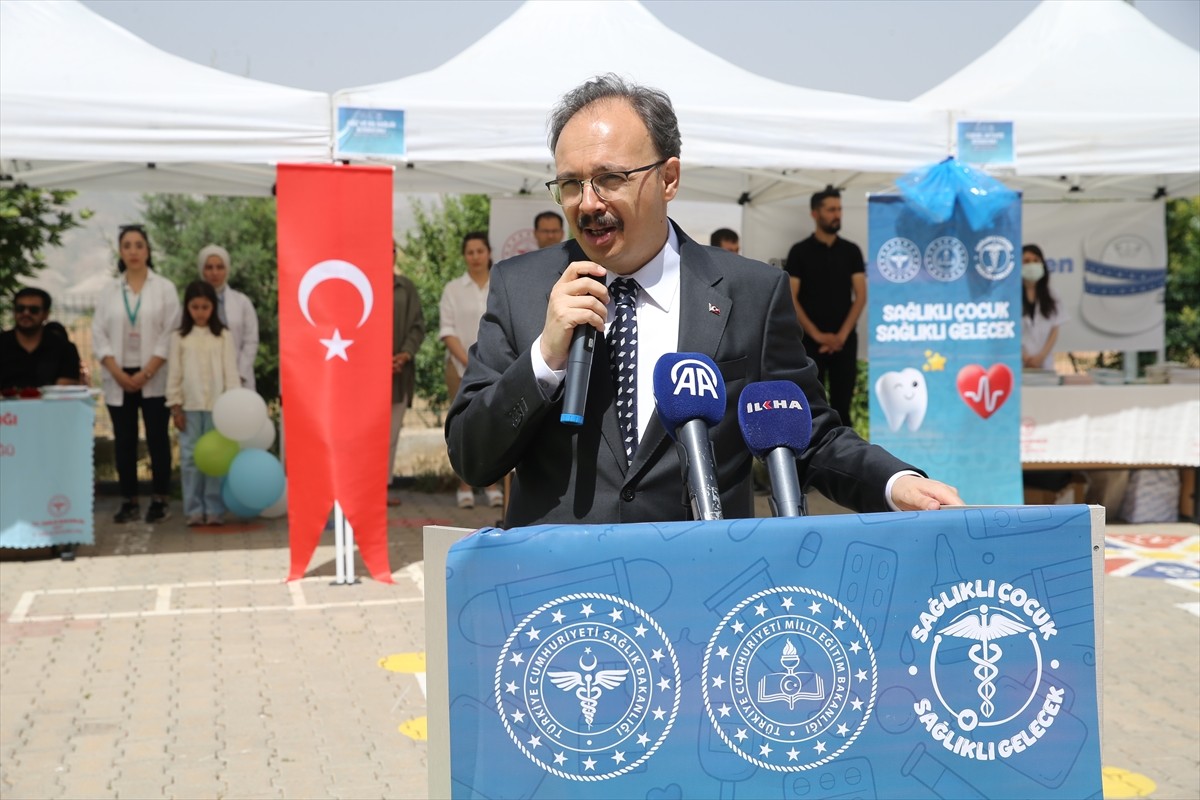 Sağlık ile Milli Eğitim bakanlıkları arasında imzalanan protokolle başlatılan "Sağlıklı Çocuk...
