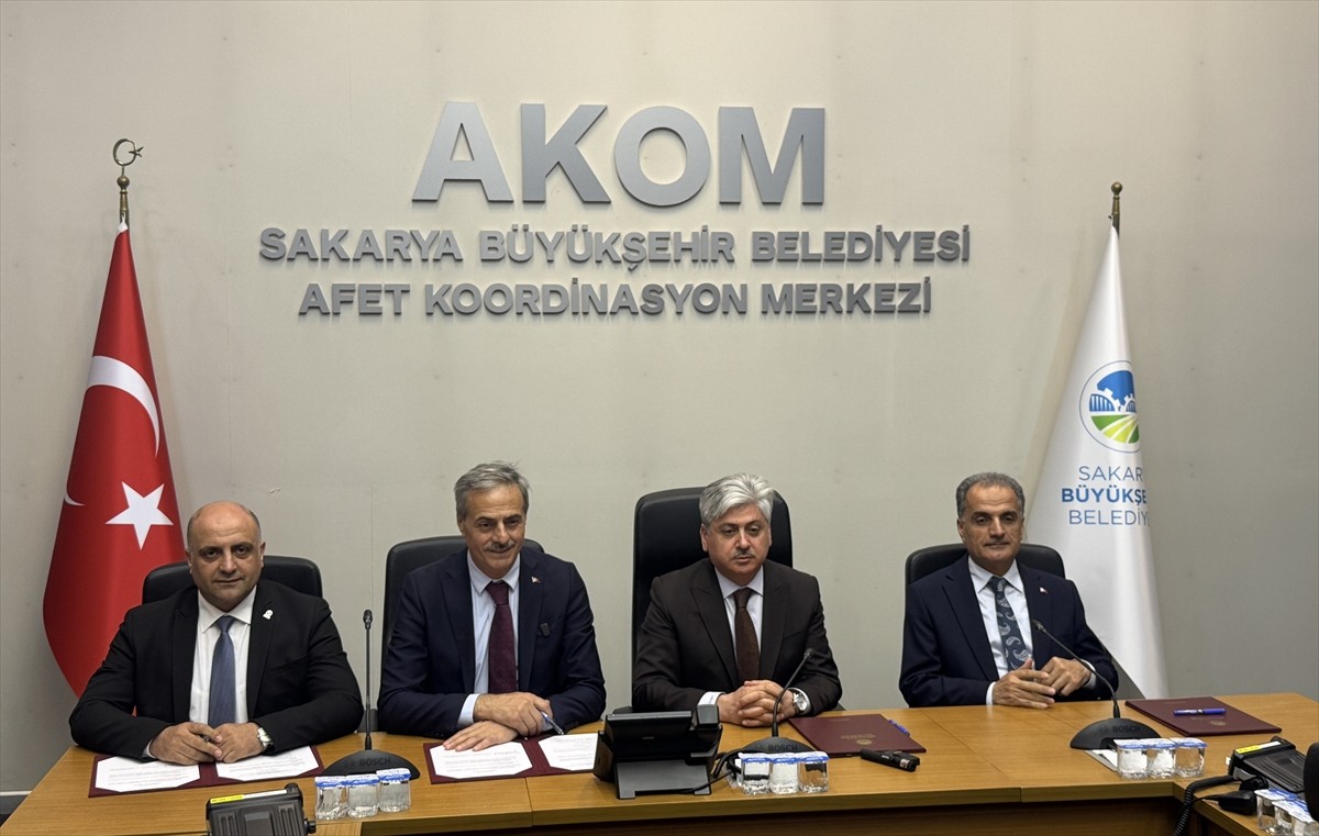 Sakarya'da kahverengi kokarcayla mücadele için üretilen yerli fenomen tuzak "TutSAK" 14 Mayıs...